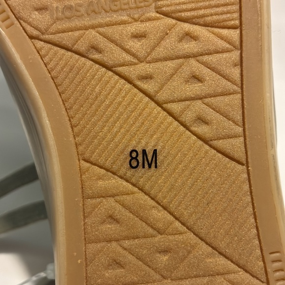 Guess - Picture 11 of 12